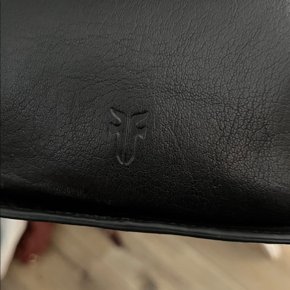 🛑 1 hour sale. Frye Black Leather Shoulder Bag - Picture 13 of 14